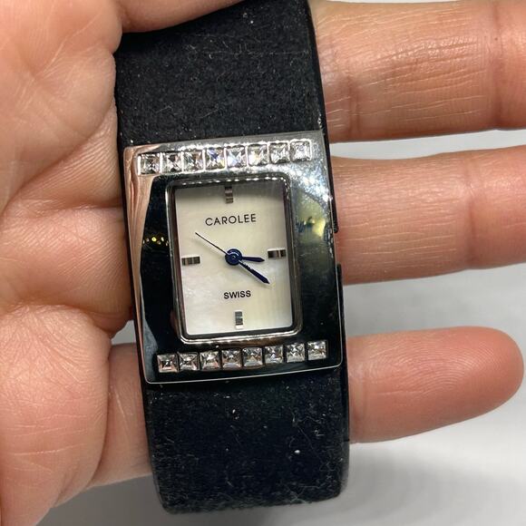 Carolee Mother Pearl Silver Tone Black Bangle Watch Working New Battery - Picture 7 of 8